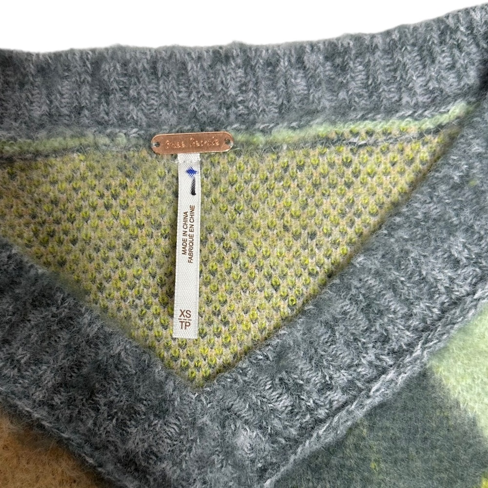 RELIST Tomorrow NWT Free People Quinn Sweater Vest in Stormy Spring Combo xs - Picture 10 of 13